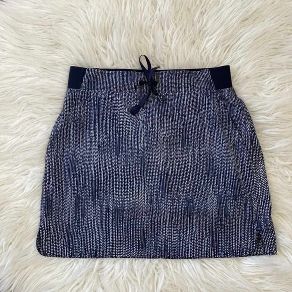 Athleta Batik midtown blue white skirt skort size 4